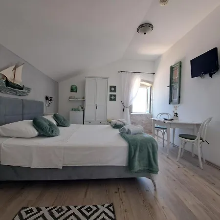 Heritage Kut Gostinjska kuća 3*