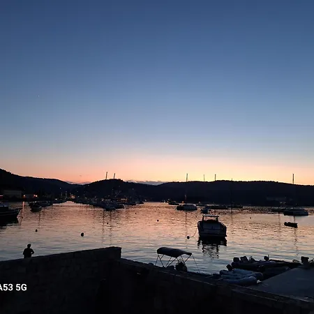 Gostinjska kuća Heritage Kut Vis